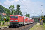 114 033 fährt am 03.07.2017 mit ihrem RE50 (4515) durch den Bahnhof Haitz-Höchst.