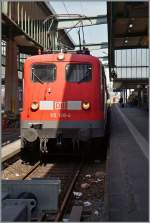 Die DB 115 198-4 (UIC N° 91 80 6 115 198-4 D-DB) ist mit ihrem IC 280 in Stuttgart Hbf (bzw.