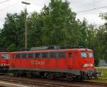 br-140-e-40/236272/140-811-1-der-db-schenker-rail 140 811-1 der DB Schenker Rail abgestellt am 10.07.2012 in Kreuztal.