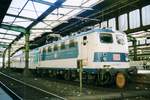 Am 29 Juli 2000 steht 141 248 mit das S-Bahn Probefarbenschema in Duisburg Hbf.