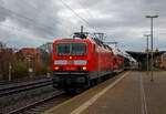 br-143-ex-dr-243/796432/frueher-war-sie-an-rhein-und Früher war sie an Rhein und Mosel unterwegs, wo ich sie selbst schon ablichten konnte, nun ist sie an der Elbe....
Die 143 568-4 (91 80 6143 568-4 D-DB) der DB Regio AG Südost (S-Bahn Dresden) fährt am 07.12.2022 mit einem kurzen DoSto-Zug (2 Wagen) als S1 von Dresden-Strehlen weiter in Richtung Pirna. 

Die Lok wurde 1990 bei LEW (Lokomotivbau Elektrotechnische Werke Hans Beimler Hennigsdorf) unter der Fabriknummer 18575 gebaut und als DR 243 568-3 an die Deutsche Reichsbahn geliefert. Da sie bereits 1991 an die DB vermietet wurde, erfolgte auch 1991 die Umzeichnung in 143 568-4.
