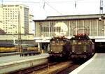 144 029-6 und 145 162-4 in München Hbf am 25.04.1982.