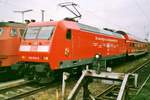 Werbelok 145 019 steht am 23 Juli 1999 abgestellt in Mainz Hbf.