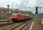 Die an die MEG vermietete145 067-5 (91 80 6145 067-5 D-DB) der DB Cargo AG fährt am 29.04.2021, mit einem Stahlzug-Zug (Coils und 4kt-Knüppel), durch den Bahnhof Betzdorf (Sieg) in Richtung