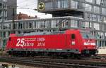 br-1462-traxx-p160-ac2/810311/146-222-5-mit-werbung-zum-jubilaeum 146 222-5 mit Werbung zum Jubiläum 25 Jahre DB ZugBus Regionalverkehr Alb-Bodensee GmbH (RAB) in Ulm am 10.05.2015.