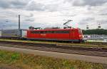 151 071-8 der DB Schenker Rail Deutschland AG  fährt am 14.06.2014 mit einem Taschenwagenzug durch Koblenz-Ehrenbreitstein in Richtung Norden.