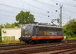 BR 151/707844/die-hector-rail-162003-metropolis-91 
Die Hector Rail 162.003 'Metropolis' (91 80 6151 027-0 D-HCTOR), ex DB 151 027-0, fährt als Lz durch Linz am Rhein in Richtung Süden. 

Die Lok Lok wurde 1973 von Krauss-Maffei in München-Allach unter der Fabriknummer 19646 und als 151 027-0 an die DB geliefert. Bis 2016 war sie für die DB Schenker Rail unterwegs und wurde dann an die Hector Rail verkauft.