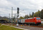 Sie hat schon viel mit gemacht....
Die DB Cargo 152 075-8 (91 80 6152 075-8 D-DB) fährt am 29.04.2021 mit einem KLV-Zug durch Betzdorf/Sieg in Richtung Köln. Im Nachschuss konnte ich sehen sie hatte Probleme und viel Bügelfeuer.

Die Siemens ES64F wurde 1999 von Krauss-Maffei in München-Allach unter der Fabriknummer 20202 für die DB Cargo AG gebaut. Am 9. September 2002 im Bahnhof Bad Münder (Niedersachsen) hatte sie einen schweren Zusammenstoß mit der 140 635-4. Nach dem Unfall wurde die 152 075-8 z-gestellt. Im Jahr 2005 erfolgte ein Neubau (u.a. neuer Lokkasten), unter Verwendung von Teilen (der Fabriknummer 20202), von Siemens in München-Allach unter der neuen Fabriknummer 21158.
