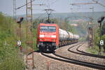 br-152-siemens-es64f/797973/152-117-8-mit-druckgas-kesselwagen-bei-vorderdenkental 152 117-8 mit Druckgas-Kesselwagen bei Vorderdenkental am 06.05.2011.