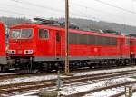   Die 155 171-2  (91 80 6155 171-2 D-DB) der DB Schenker Rail Deutschland AG, ex DR 250 171-6, ist am 25.01.2015 in Kreuztal im Abstellbereich abgestellt.