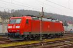 
Die 185 186-6 (91 80 6185 18565 D-DB) der DB Schenker Rail Deutschland AG steht am 30.11.2014 im Kreuztaler Abstellbereich. 

Die TRAXX F140 AC wurde 2004 bei Bombardier in Kassel unter der Fabriknummer 33669  gebaut.