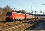 br-185-traxx-f140-ac1/484230/nun-zieht-die-185-192-2-91 
Nun zieht die 185 192-2 (91 80 6185 192-2 D-DB) der DB Schenker Rail Deutschland AG ihren Coilgterzug am 27.02.2016 von Kreuztal in Richtung Hagen.