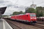 br-185-traxx-f140-ac1/582962/kesselwagenzug-mit-185-009-durchfahrt-koeln Kesselwagenzug mit 185 009 durchfahrt Köln West am 4 Oktober 2017.