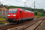   Die 185 010-6 (91 80 6185 010-6 D-DB) der DB Cargo fährt am 18.07.2020 als Lz durch Betzdorf (Sieg) in Richtung Siegen.