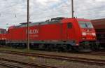 br-1852-traxx-f140-ac2/195435/185-271-4-der-db-schenker-rail 185 271-4 der DB Schenker Rail abgestellt am 30.04.2012 in Kreuztal.