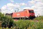 br-1852-traxx-f140-ac2/800371/185-206-0-railion-mit-gemischtem-gueterzug 185 206-0 Railion mit gemischtem Güterzug bei Neu-Ulm Pfuhl am 01.09.2010.