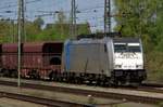 br-186-traxx-f140-ms/563899/railpool-186-456-treft-am-11 Railpool 186 456 treft am 11 April 2017 in Emmerich ein.