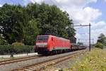 br-189-siemens-es64f4/661887/stahlrollenzug-mit-189-068-passiert-wijchen Stahlrollenzug mit 189 068 passiert Wijchen am 21 Juni 2019. Der Sommer hat angefangen.