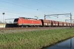 br-189-siemens-es64f4/796164/leerkohlezug-mit-189-080-passiert-am Leerkohlezug mit 189 080 passiert am 13 November 2022 Valburg CUP.