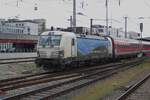 br-193-siemens-vectron-ac/817230/db-regio-193-247-zieht-der DB Regio 193 247 zieht der schnellste Regio-Express am 17 Mai 2023 aus Ulm Hbf aus nach Stüttgart über die NBS mit Halt in Merklingen.