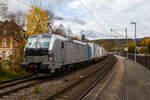 railpool/904541/die-recht-neue-und-ecco-rail-gmbh Die recht neue und ecco-rail GmbH (Wien) vermietete SIEMENS Vectron MS 6193 193 (91 80 6193 193-0 D-Rpool) der Railpool GmbH (München) fährt am 16 Oktober 2025 mit einem KLV-Zug durch Kirchen/Sieg in Richtung Köln.

Die Vectron MS wurde 2025 von Siemens Mobilitiy in München-Allach unter der Fabriknummer 23558 gebaut und im Juni 2025 an die Railpool GmbH (München) ausgeliefert. 

Diese Vectron Lokomotive ist als MS - Multisystemlokomotive mit 6.400 kW Leistung und einer Höchstgeschwindigkeit von 160 km/h konzipiert. Sie wurde in der Variante A01 ausgeführt und hat so die Zulassung für Deutschland, Österreich, Slowakei, Polen, Tschechien, Ungarn, Rumänien und Bulgarien (D / A / SK / PL / CZ / H / RO / BG). So besitzt die Vectron Variante MS A01 folgende Zugsicherungssysteme: ETCS BaseLine 3, sowie für Deutschland (PZB90 / LZB80 (CIR-ELKE I)), für Österreich (ETCS Level 1 mit Euroloop, ETCS Level 2, PZB90 / LZB80), für Polen (SHP), Slowakei und Tschechien (LS (Mirel)), Ungarn (ETCS Level 1, EVM (Mirel)) und Rumänien (PZB90).