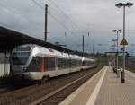ET 22 006 und 23 005 (2 und 3 teiliger FLIRT) der Abellio Rail NRW als RE 16 (Ruhr-Sieg-Express) nach Essen, fhrt am 18.09.2011 in den Bf Kreuztal.