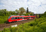   Der vierteilige Bombardier Talent 2 - 442 204 / 442 704  Mden  fhrt am 28.04.201, als RB 81  Moseltalbahn  (Koblenz  – Cochem – Trier), durch Koblenz-Moselwei, gleich geht es auf der