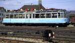491 001-4, der Gläserne Zug wartet in Geislingen an dr Steige auf die Fahrgäste, am 07.05.1982.