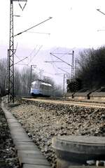 491 001-4 Gläserner Zug auf der Geislinger Steige am 03.04.1982.