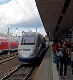tgv-euroduplex-tgv-2n2/209085/tgv-9580-hier-treibzug-original-eau TGV 9580 (hier Treibzug 'Original Eau de Cologne' :-) Nr. 4711) am 14.07.2012 bei der Einfahrt in den Hbf Mannheim. Dieser TGV Euroduplex (TGV 2N2) fhrt die Strecke Frankfurt a. Main - Straburg - Lyon - Marseille-St-Charles, fr die ca. 1.000 km bentigt er ca. 7 3/4 Stunden Fahrzeit.