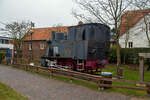 Die letzte Wangerooger Dampflokomotive, die Deutsche Bundesbahn 99 211, ex DR 99 211, seit Juli 1968 als Denkmal beim alten Leuchtturm beim Bahnhof von Wangerooge abgestellt, hier am 12 März