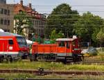 Da ist man fast in der Schweiz und dann kommt einem eine Jung-Lok vor die Linse: 335 118-6 am 25.05.2012 schiebt in Freiburg (Breisgau) einen Zug vom Hbf zum Depot.