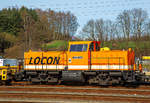 dieselloks-div-typen/548106/die-locon-216-92-80-1214 
Die LOCON 216 (92 80 1214 007-7 D-LOCON) der LOCON Logistik & Consulting AG, ex DB 262 007-8 (NVR: 92 80 1214 007-7 D-ALS), ex DB 212 169-7, ex DB V 100 2169, abgestellt am 25.03.2017 beim ICE-Bahnhof Montabaur. 

Die Spenderlok (eine V 100.20) wurde 1963 von Arnold Jung Lokomotivfabrik GmbH, Jungenthal bei Kirchen an der Sieg, unter der Fabriknummer 13645 gebaut und als V 100 2169 an die Deutsche Bundesbahn geliefert. Zum 01.01.1968 erfolgte dann die Umzeichnung in DB 212 169-7, als diese fuhr sie bis zur Ausmusterung im Juli 2002. Ende 2002 ging sie dann an ALSTOM Lokomotiven Service GmbH in Stendal. Im Jahr  2008 wurde sie dann von ALS und GLG gemäß Umbaukonzept BR 214 in die heutige 214 007-7 umgebaut. 2008 und 2009 war sie dann als Mietlok, als alias 262 007-8 bezeichnet jedoch mit der NVR-Nummer 92 80 1214 007-7 D-ALS, bei der Railion Deutschland AG bzw. DB Schenker Rail Deutschland AG. Von 2010 bis 2013 war sie dann bei der an CC-Logistik als 262 007-8 (92 80 1214 007-7 D-CCLG) bis sie dann im Juni 2013 an die LOCON ging. 

Das Umbaukonzept BR 214:
Mit der Gründung des Joint-Ventures ALSTOM Lokomotiven Service GmbH (ALS) wurden über 100 Loks des Typs V 100 (DB) in das Gemeinschaftsunternehmen (von ALSTOM und der Deutschen Bahn AG) eingebracht. Nachdem einige Loks verkauft werden konnten, verblieben rund 60 Maschinen, z.T. nur noch als Rahmen in Stendal. 

ALSTOM Lokomotiven Service GmbH (ALS) entstand aus dem Reichsbahnausbesserungswerk Stendal (kurz: Raw Stendal), nach der Wiedervereinigung wurde das Werk zum 'Schienfahrzeugzentrum Stendal' der DB Regio AG. Aufgrund des geringeren eigenen Bedarfs kam es mehrfach zu Schließungsplänen. Schließlich entschloss sich die Deutsche Bahn AG zur Kooperation mit dem ALSTOM-Konzern im Rahmen eines Joint Venture. 

Gemeinsam mit der Gmeinder Lokomotivenfabrik GmbH (GLG) in Mosbach begann 2006 die Projektierung (Entwicklung) einer Lokomotive auf Basis des V 100.20-Fahrgestells unter Verwendung von Standard-Bauteilen für den Neuaufbau. Ende 2006 erfolgte die Beschlussfassung zur Durchführung des Projektes sowie ein Rahmenvertrag mit der GLG über die Lieferung von Hauptkomponenten wie z. B. Fahrerkabine, Steuerung, Bremsgerüst und Kühler. Zudem wurden die beiden ersten Loks bei GLG gefertigt. Die zwei entsprechenden Rahmen, der 212 196-0 und  212 197-8 (Jung Fabriknummer 13672 und 13673)  wurden im Januar 2007 per LKW von Stendal nach Mosbach überführt, im Sommer 2007 lief die Produktion weiterer Loks in Stendal an. Der Vertrag für zwei erste Loks wurde Anfang 2007 mit der NbE unterzeichnet, eine erste 214 wurde im Juni 2007 auf der Messe 'transportlogistic' in München präsentiert. Die Bauartzulassung durch das Eisenbahnbundesamt wurde am 20. Mai 2008 erteilt, zugleich die Bezeichnung als Baureihe 1214 im EBA-Fahrzeugregister festgelegt. Für den Umbau werden nur die Rahmen und Drehgestelle bisheriger V 100 nach Aufarbeitung weiterverwendet.

Die Modernisierung der in Szenekreisen aufgrund der eckigen Formen als 'Lego-Lok' bezeichneten Maschinen umfasst:
Einbau eines neuen, leistungsstarken Dieselmotors (Caterpillar V-8- Dieselmotor, vom Typ CAT 3508 B SC) mit zugehöriger Luftansaugung und Abgasanlage mit Partikelfilter
Einbau eines umgebauten und grundüberholten Strömungsgetriebes
Einbau einer neuen Kühlanlage
Einbau einer Hydrostatikanlage für den Antrieb des Kühlerlüfters und des Luftverdichters
Ersatz des Heizdampfkessels durch eine Vorwärmanlage
Einbau einer modernen Drucklufterzeugungsanlage mit Lufttrockner
Einbau einer modernen Druckluftbremsanlage
Umstellung der Bordelektrik von 110 V DC auf 24 V DC
Einbau einer elektronischen Loksteuerung und -überwachung (SPS Schneider Selectron) und optionaler Funkfernsteuerung
Einbau einer optionalen Zugsicherungsanlage I 60 R
Einbau einer optionalen Zugfunkanlage
Neubau des Führerhauses nach ergonomischen und designerischen Gesichtspunkten mit hohem Lärm- und Brandschutzniveau

Bisher wurden 36 Fahrzeuge umgebaut. Die DB bezeichnet die von ihr angemieteten Loks als Baureihe 262 (als Baureihe 214 bzw. 714 wurden ja bereits die Lokomotiven der Tunnelrettungszüge bezeichnet).

TECHNISCHE DATEN:
Spurweite: 1.435 mm (Normalspur)
Achsfolge:  B´B´
Länge über Puffer: 12.300 mm (12.500 über Rangierkupplung)
Drehzapfenabstand: 6.000 mm
Drehgestellachsstand: 2.200 mm
Größte Höhe über SOK: 4.260 mm
Breite: 3.100 mm
Treibraddurchmesser:  950 mm (neu) / 870 mm (abgenutzt)
abgenutzt
Dienstgewicht: 61 t
Höchstgeschwindigkeit: 100 km/h / Rangiergang 60 km/h
Motor: Caterpillar V-8-Viertakt-Dieselmotor mit Turboaufladung und Ladeluftkühlung, vom Typ CAT 3508 B SC
Motorhubraum:  34,5 l (Bohrung 170 mm x Hub 190 mm)
Motorgewicht: ca. 4.300 kg
Motornenndrehzahl : 1.800/min
Motorleistung:  970 kW
Antriebsleistung:  957 kW
Max. Anfahrzugkraft: 177 kN
kleinster befahrbarer Gleisbogen: 100 m
Bremse: KE-GP-mZ
Kraftstoffvorrat: 2.700 Liter