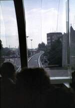 Fahrt mit der Magnetschwebebahn Transrapid 05; Blick aus dem Innenraum bei der IVA in Hamburg im Oktober 1979.