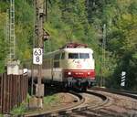 beruhmte-personenzuge/752889/103-184-8-mit-tee-rheingold-auf 103 184-8 mit TEE Rheingold auf der Geislinger Steige am 12.09.2010.