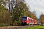 . Der dreiteilige Dieseltriebzug ALSTOM Coradia LINT 81 - 620 508 der DB Regio (VAREO) fhrt am 02.11.2014 als RB 25 nach Kln Hansaring durch Rnderoth. (Jeanny)