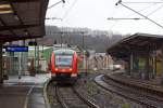 
Das trübe Regenwetter passt eigentlich zu diesem Tag....Denn es ist der letzte Tag der DB Regio, nach 10 Jahren als Betreiber für die DreiLänderBahn, ab dem 14.12.2014 ist die HLB Hessenbahn GmbH der Betreiber der 3LänderBahn. 

Hier fährt der Dieseltriebwagen 648 703 / 648 203 ein Alstom Coradia LINT 41 der DB Regio NRW als RB 95  Sieg-Dill-Bahn  (Au/sieg - Siegen - Dillenburg) in den Bahnhof Betzdorf/Sieg ein. 
Mit ihm fahren wir ein letztes Mal nach Siegen. 
