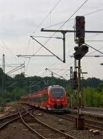 Nachschu auf der Siegstrecke - 442 257 und 422 260 (Zwei gekuppelte 4-teilige Talent 2) haben am 12.06.2012 als RE 9 (rsx - Rhein-Sieg-Express) Siegen - Kln - Aachen den Bahnhof Betzdorf (Sieg) in Richtung Kln verlassen.