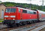 
Die 111 118-8 (9180 6 111 118-6 D-DB) mit RE 9 (rsx - Rhein-Sieg-Express) Aachen- Kln - Siegen fhrt am 05.06.2014 in den Bahnhof Betzdorf (Sieg) ein. 

Die Lok wurde 1979 von Krauss-Maffei in Mnchen unter der Fabriknummer 19850 gebaut, der elektrische Teil ist von Siemens. 

Technische Daten der BR 111 DB/DBAG: 
Stromsystem: 15 kV 16 2/3 Hz
Achsanordnung: Bo' Bo'
Hchstgeschwindigkeit: 160 km/h (1977 von 150 km/h erhht)
Gewicht: 83,0 t
Treibraddurchmesser: 1.250 mm
Lnge ber Puffer: 16.750 mm
Fahrmotoren: 4
Antriebsart: Wechselstrom-Reihenschlussmotoren
bersetzung: 36:76
Fahrstufen: 28