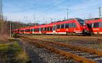 
Zugbegegnung vom RE 9  Rhein-Sieg-Express  in Betzdorf/Sieg am 18.01.2015.....
Jeweils zwei gekoppelte vierteilige Bombardier Talent 2, der vordere erreicht gleich den Bahnhof, während der andere nun weiterfährt in Richtung Köln.
