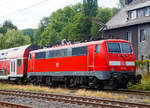 re-9-rhein-sieg-express/565325/die-111-116-0-91-80-6111 
Die 111 116-0 (91 80 6111 116-0 D-DB) der DB Regio NRW als Schublok des RE 9 (rsx - Rhein-Sieg-Express) Siegen - Köln - Aachen am 08.07.2017 in Mudersbach/Sieg. 

Die Lok wurde 1979 von Krauss-Maffei in München unter der Fabriknummer 19848 gebaut, der elektrische Teil ist von Siemens.