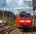 re-9-rhein-sieg-express/692295/die-146-002-1-91-80-6146 
Die 146 002-1 (91 80 6146 002-1 D-DB) der DB Regio erreicht am 14.03.2020, mit dem RE 9 (rsx - Rhein-Sieg-Express) Aachen - Köln - Siegen, den Bahnhof Betzdorf (Sieg).  

Nochmals einen lieben Gruß an den netten Lokführer zurück.