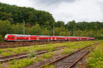   Die 111 112-9 (91 80 6111 112-9 D-D der DB Regio NRW erreicht am 31.08.2020 bald, mit dem RE 9  (rsx - Rhein-Sieg-Express) Aachen - Kln - Siegen, den Bf Brtzdorf (Sieg).