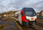 re-34-iserlohn-siegen-dillenburg/834435/der-fuer-die-db-regio-nrw Der für die DB Regio NRW fahrende dreiteilige Stadler FLIRT 3 XL 3427 011 (94 80 3427 011-6 D-STAP / 94 80 3827 011-2 D-STAP / 94 80 3427 511-5 D-STAP) der ZV VRR Eigenbetrieb Fahrzeuge und Infrastruktur, verlässt am 30 Dezember 2023, als RE 34 „Dortmund-Siegerland-Express“ (Siegen - Letmathe - Dortmund), den Bahnhof Siegen-Weidenau.

Ich finde dieses Bild ist auch passend um Tschüss für 2023 bis 2024 zusagen!
Allen wünsche ich nochmals einen guten Rutsch und bleibt alle gesund.
