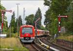 . Eine Hamburger S-Bahn verlsst am 21.09.2013 den Bahnhof Blankenese. (Jeanny)