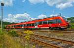 kbs-460-siegstrecke/282309/mal-ein-anderes-hamsterbild---der Mal ein anderes Hamsterbild - Der vierteilige  Bombardier Talent 2 (442 761 / 442 261) der DB Regio als RE 9 - Rhein Sieg Express (RSX) Aachen - Kln - Siegen erreicht gleich (am 06.07.2013) den Bahnhof Betzdorf/Sieg. Hinten war noch 442 256 / 442 756 angekuppelt.