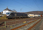 kbs-460-siegstrecke/730781/die-mrce-dispolok-e-189-283-bzw Die MRCE Dispolok E 189-283 bzw. ES 64 F4 - 283 / LZB 189 283-5 (91 80 6189 283-5 D-DISPO Class 189-VK) fährt am 01.04.2021, mit einem KLV-Zug (der HUPAC) über die Siegstrecke (KBS 460) durch Niederschelden in Richtung Köln.

Die Siemens EuroSprinter wurde 2009 von Siemens in München unter der Fabriknummer 21490 gebaut. Diese Lok hat Zulassung für Deutschland, Österreich, Niederlande und Rumänien.