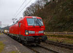 Die Siemens Vectron MS 193 348-0 (91 80 6193 348-0 D-DB) der DB Cargo AG fhrt am 15.01.2022 mit einem „HUPAC-Zug“ (KLV/Container-Zug) durch Scheuerfeld (Sieg) in Richtung Kln.