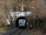 Ein Stadler GTW 2/6 der Hellertal kommt am 04.02.2011 aus dem Herdorfer Tunnel und erreicht den Haltepunkt Herdorf-Knigsstollen, nach diesem Halt fhrt er weiter Richtung Betzdorf/Sieg.