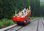   Whrend wir mit dem Personenwagen (Wagen 1) Personenwagen der Standseilbahn der Oberweibacher Bergbahn uns am 24.08.2013 auf Talfahrt befinden, begegnet und in der Abt´sche Ausweiche (in der